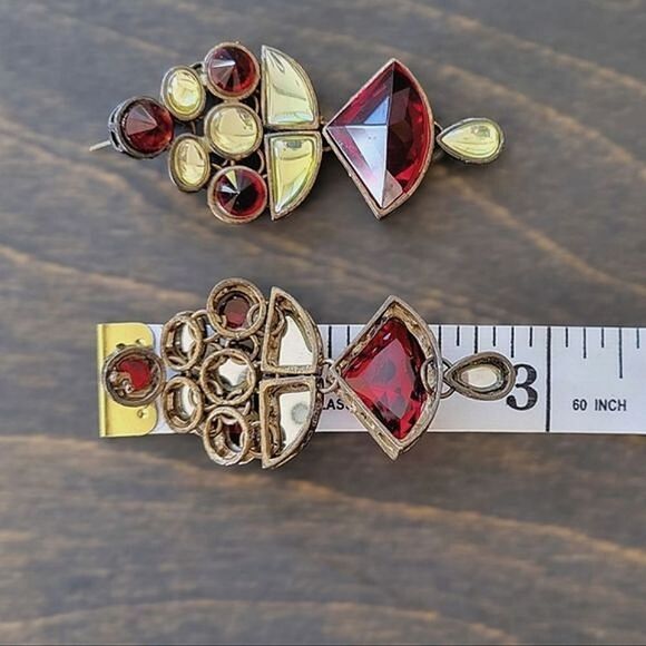 Vtg large brass faceted acrylic chandelier earrings - Picture 5 of 7